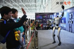 <b>我们必需抢工智能成长的汗青性</b>